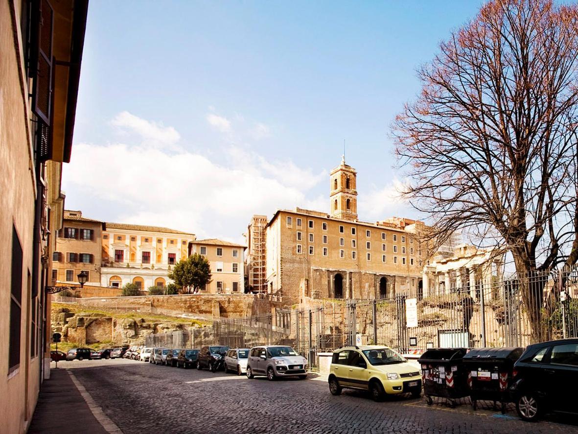 Foro Romano Bagian luar foto